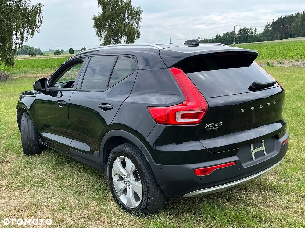 Volvo XC 40 T5 AWD Geartronic Momentum - 3