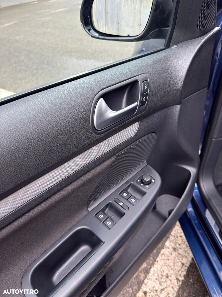 Volkswagen Golf - 25