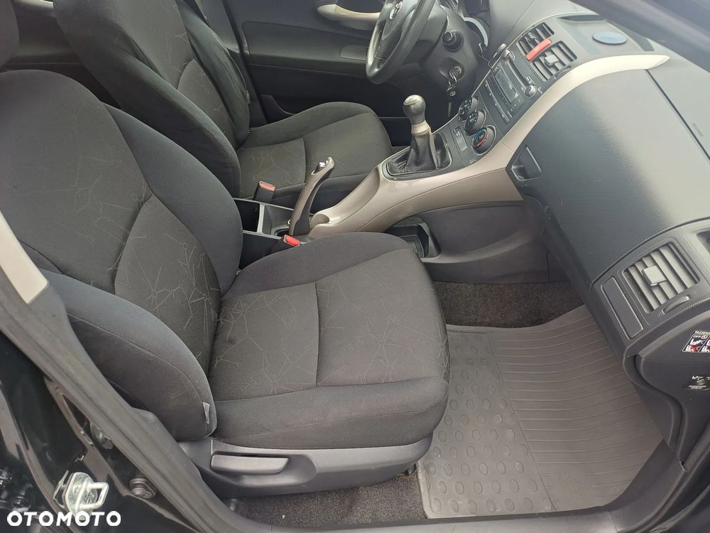 Toyota Auris 1.4 D-4D Terra - 22
