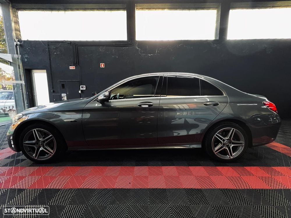 Mercedes-Benz C 300 de AMG Line - 21