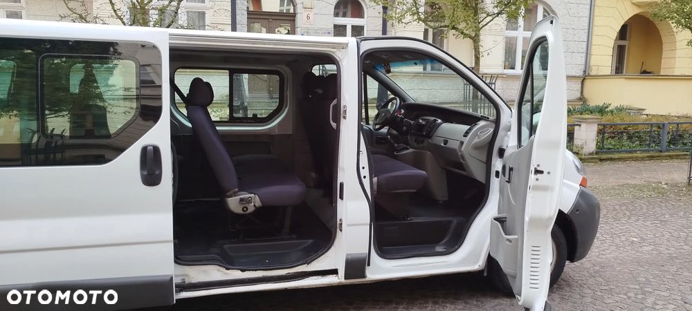 Renault Trafic - 16