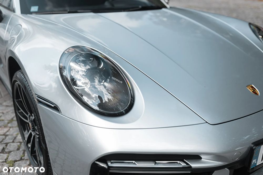 Porsche 911 Turbo - 10