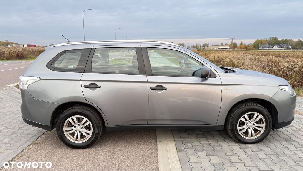 Mitsubishi Outlander 2.0 Intense 2WD - 18