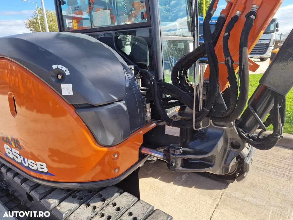 Hitachi ZX65-6, 2023, 1.208h, Masa operationoala 6,5t, lamaAd sapare 5m, CUPLA RAPIDA HIDRAULICA +3 CUPE NOI, senile cauciuc PAD 90% ok, Inst picon, Aer conditionat, Sistem antifurt, Ridica 3t, posibilitate leasing 4 ani, STARE CA NOU-PROMOTIE 55.900 EUR+Tva - 15