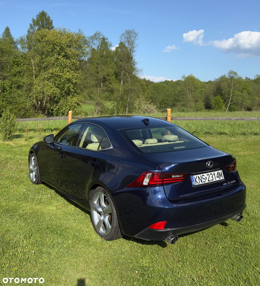 Lexus IS - 18