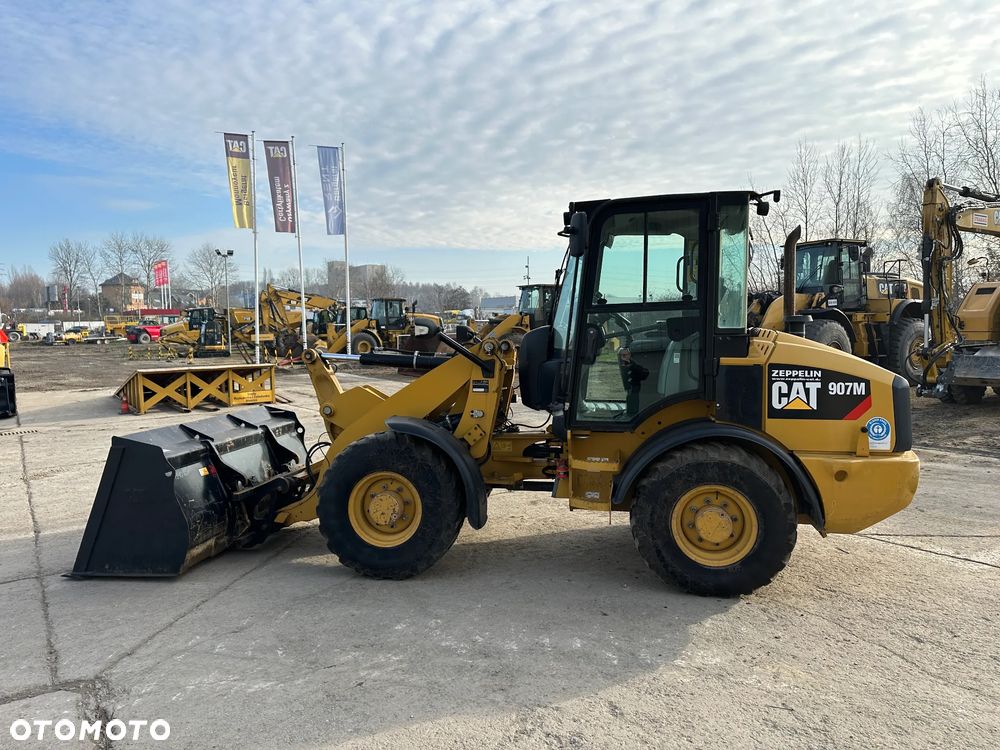 Caterpillar 907M - 8