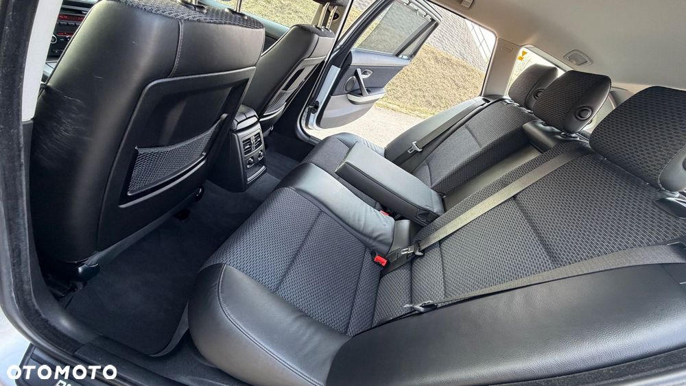BMW Seria 3 320d xDrive - 19