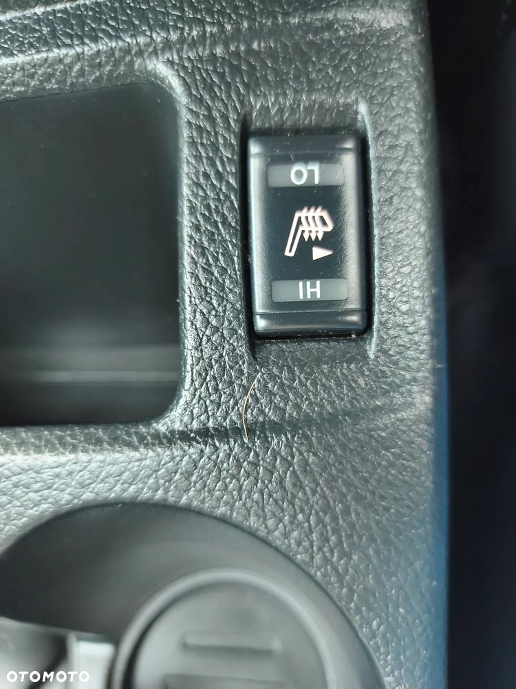 Nissan Qashqai - 25