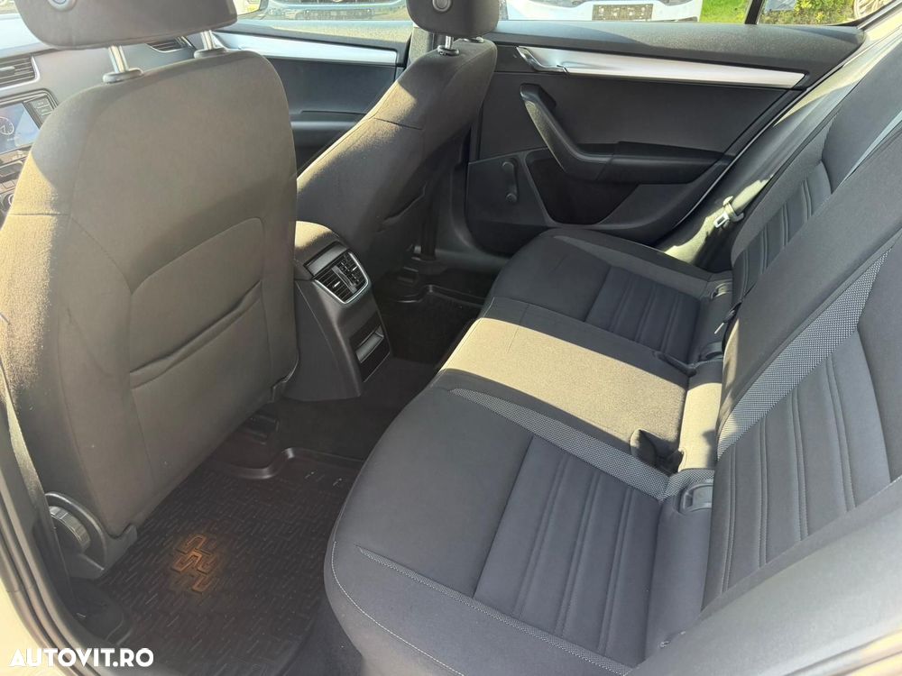 Skoda Octavia 1.6 TDI DSG Ambition - 12
