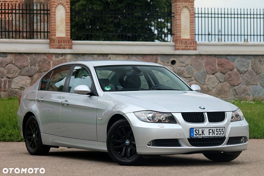 BMW Seria 3 318i Edition Exclusive - 17