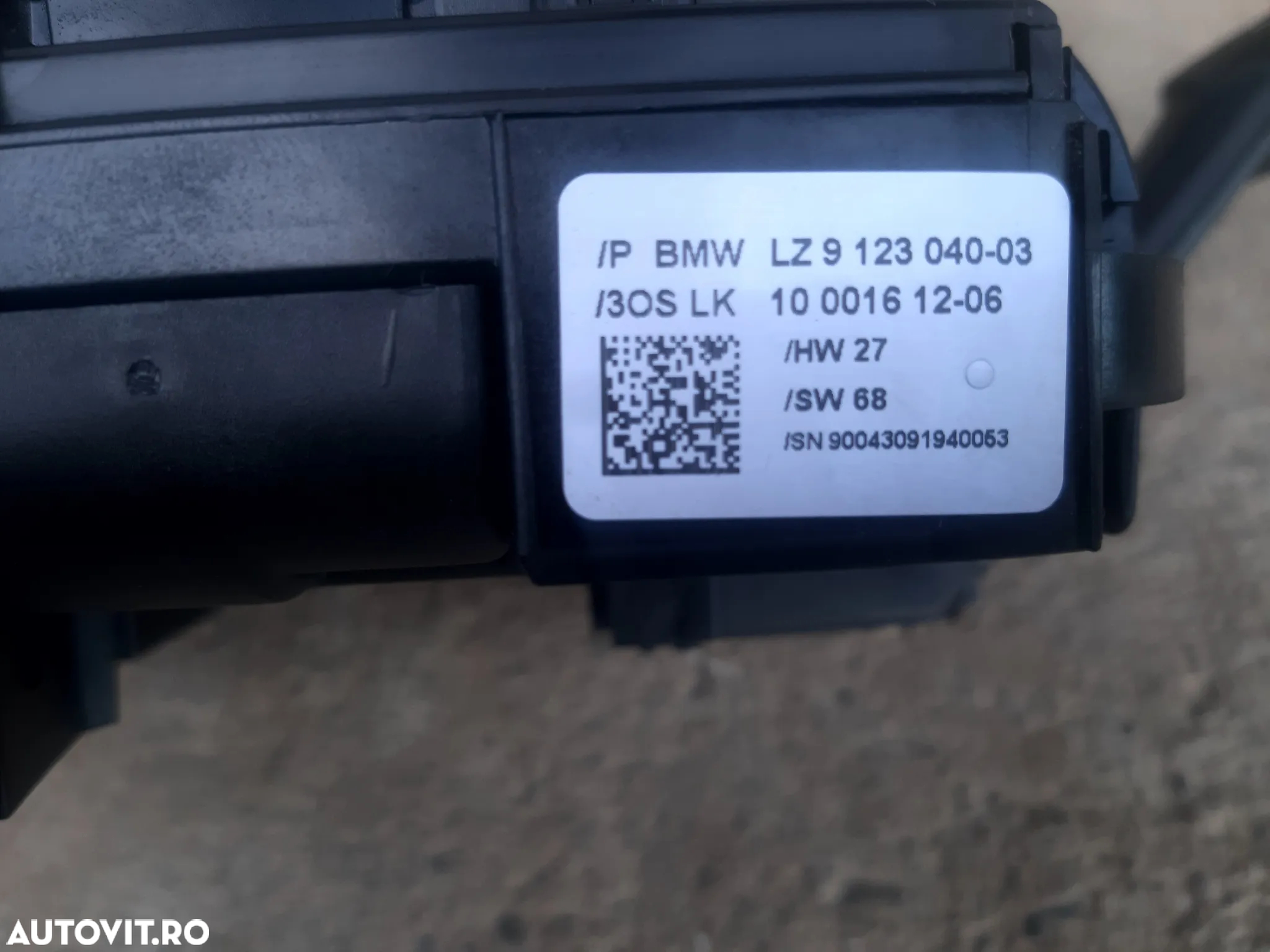Bloc lumini cu comenzi volan BMW E90 / E91 cod 9123040 / 698955702 - 2