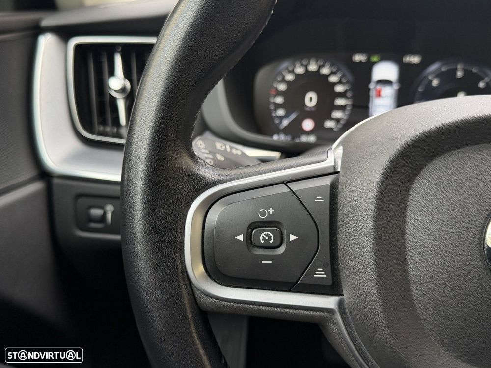 Volvo XC 60 2.0 D4 Momentum Plus Geartronic - 29