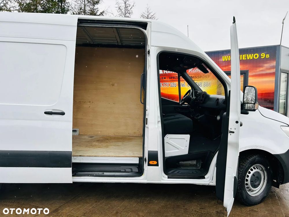 Mercedes-Benz Sprinter - 11