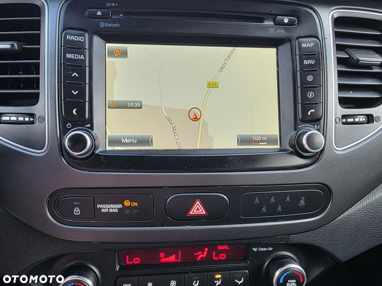 Kia Carens - 10