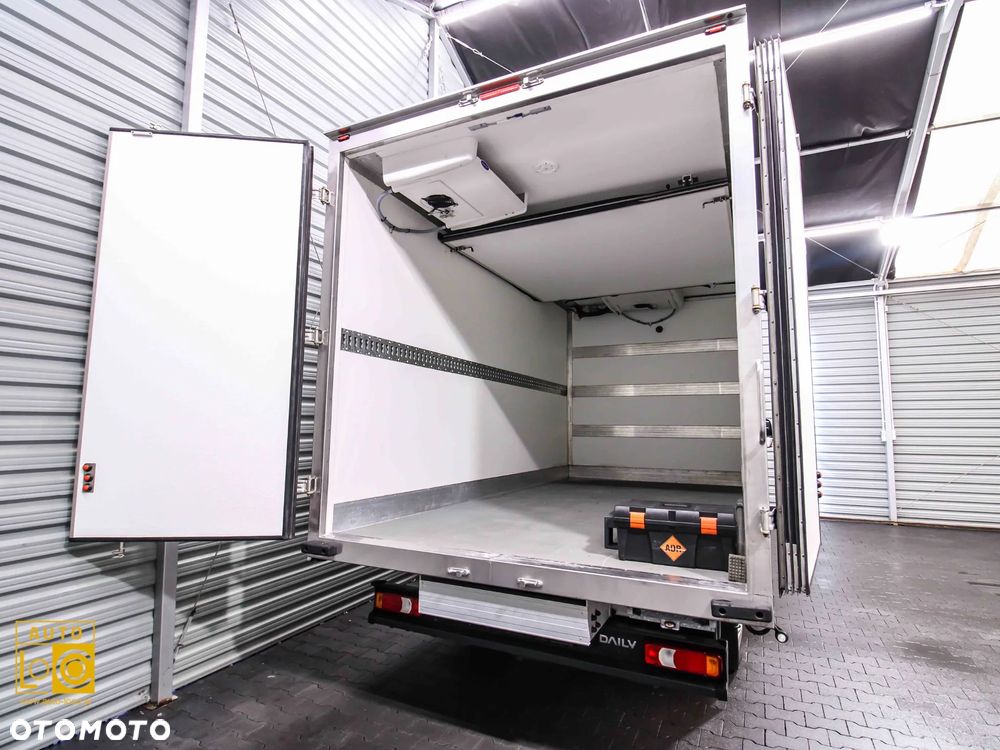 Iveco DAILY CHŁODNIA + MROŹNIA + AGREGAT x 2 + AUTOMAT - 9