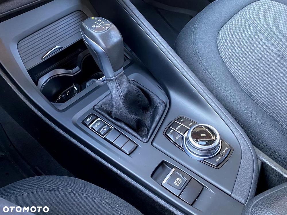 BMW X1 sDrive20i Advantage - 23