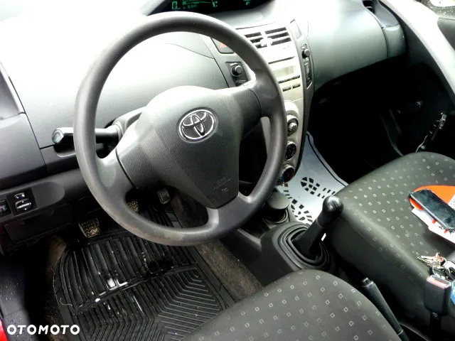 Toyota Yaris 1.3 Sol - 7