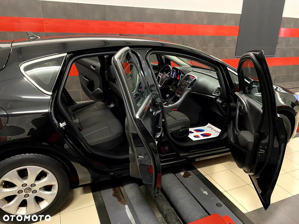 Opel Astra 1.4 T Cosmo S&S - 20