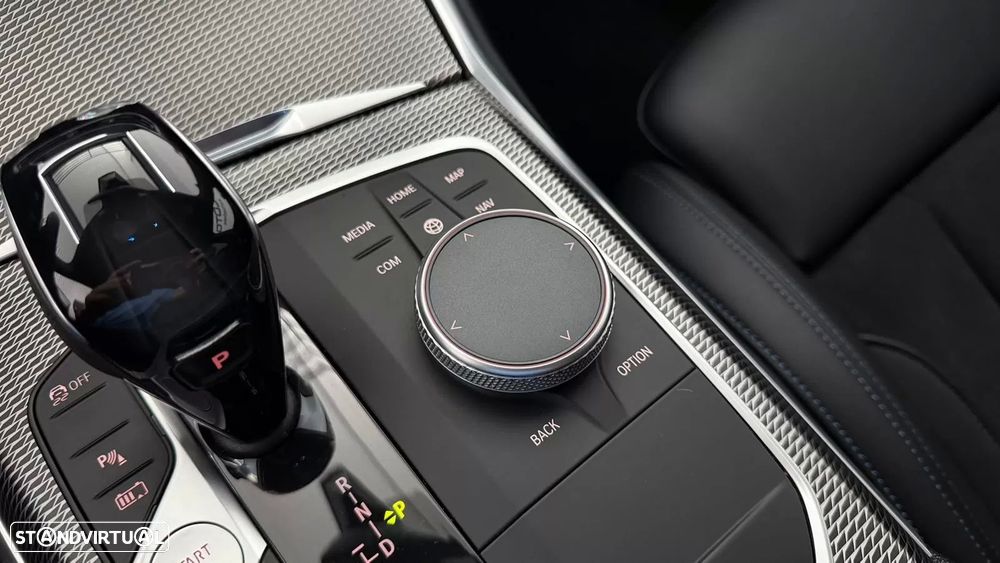 BMW 330 e Edição Desportiva M Auto - 25
