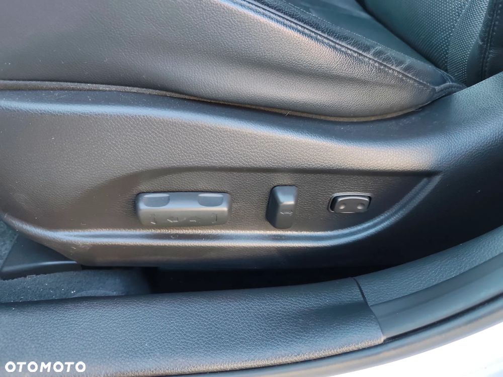 Hyundai i40 Kombi 1.7 CRDi DCT Premium - 28