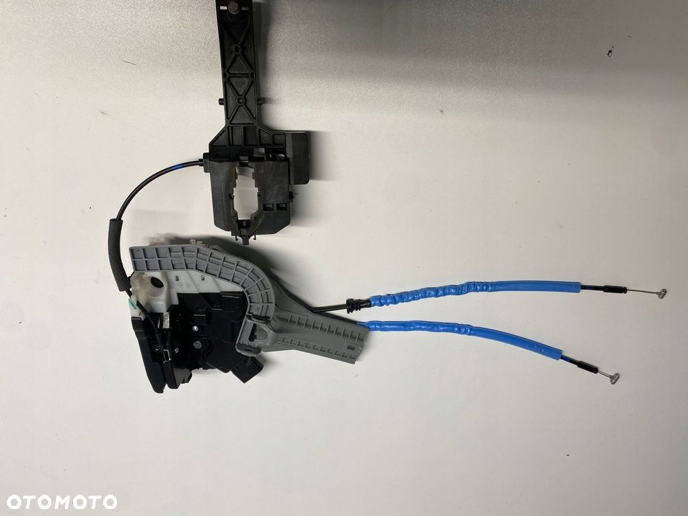 HYUNDAI TUCSON II ZAMEK DRZWI PRAWY TYŁ TYLNY 15-21 81420-D7110 - 2