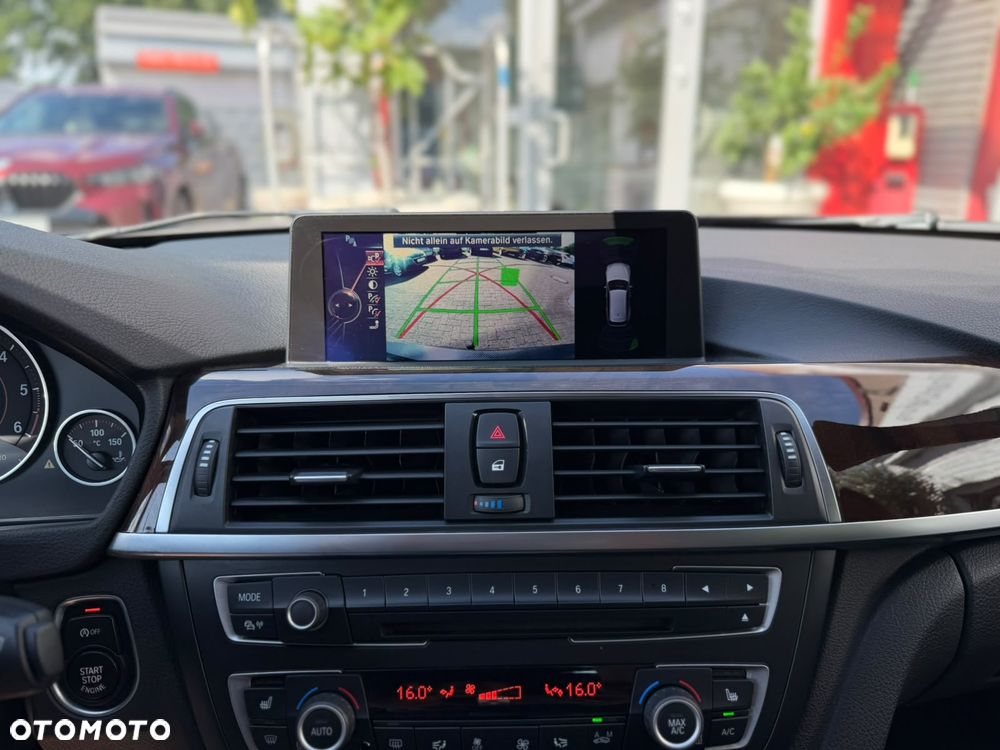 BMW Seria 3 318d Sport Line - 21
