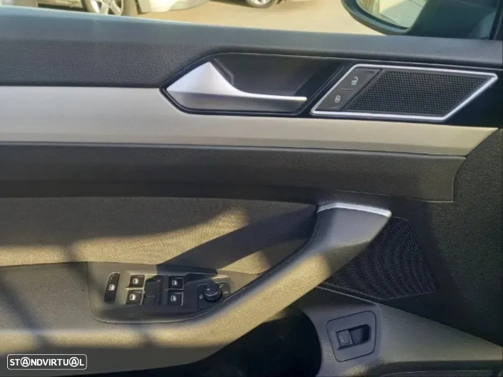 VW Passat Variant 2.0 TDi Confortline - 6