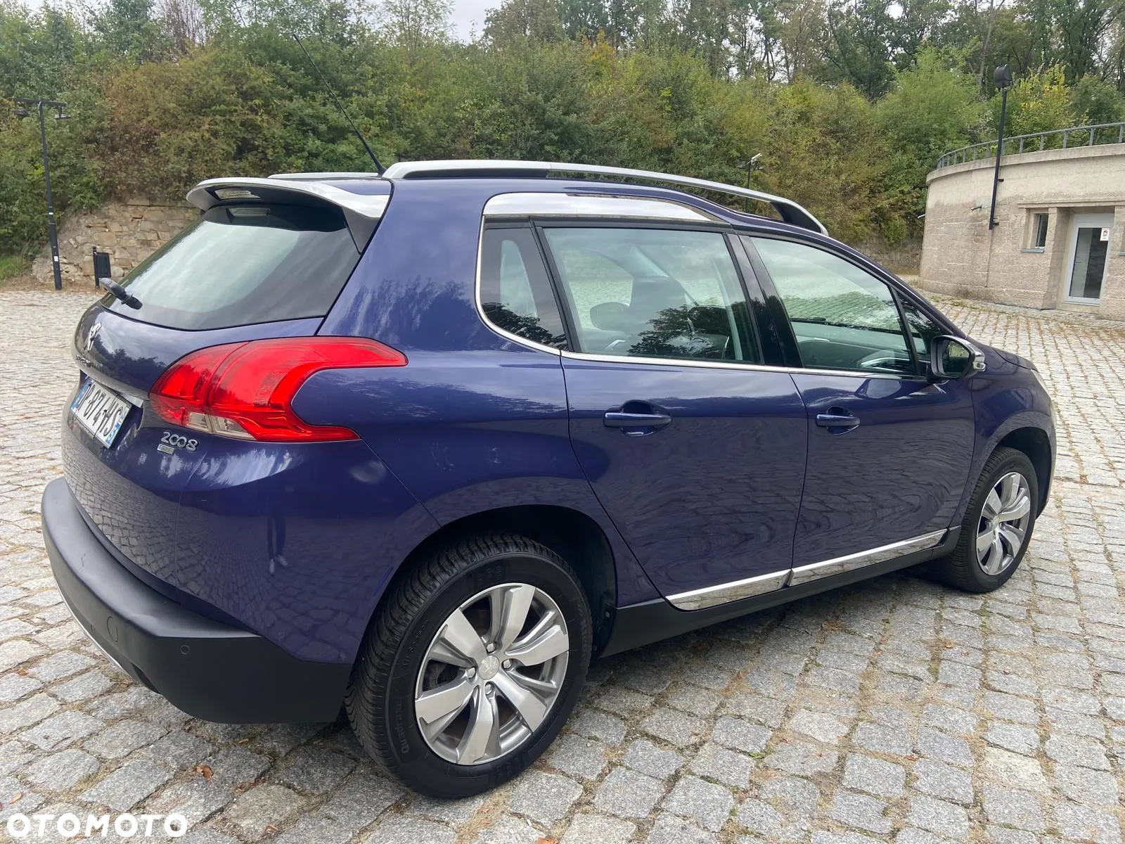 Peugeot 2008 1.2 Pure Tech Allure S&S - 4