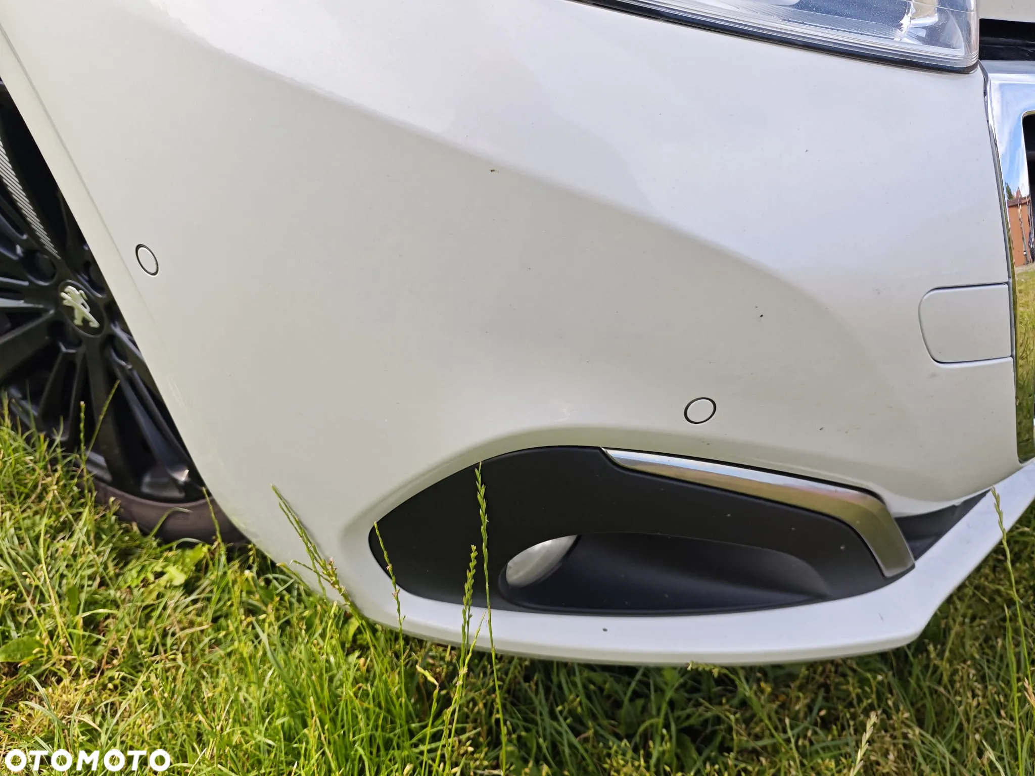 Peugeot 208 - 30