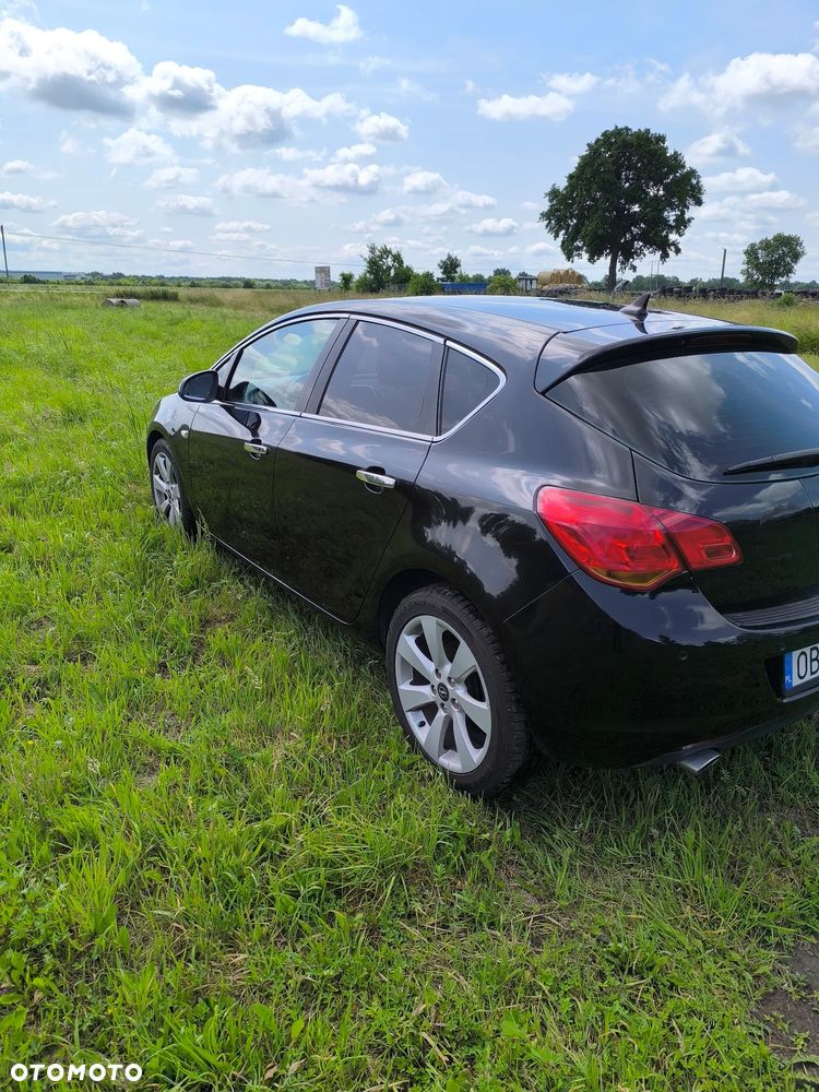 Opel Astra 2.0 CDTI Cosmo - 10