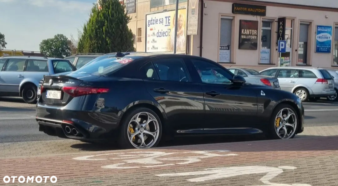 Alfa Romeo Giulia 2.9 V6 Bi-Turbo AT8 Quadrifoglio - 14