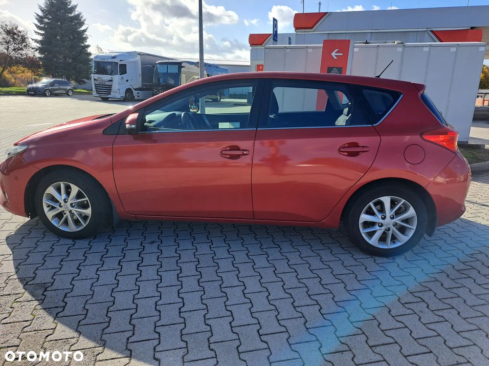 Toyota Auris 1.6 Dynamic - 1