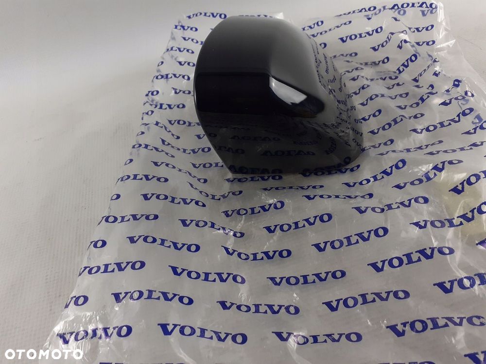 Volvo C30 S80 V40 V50 V70 obudowa lusterka prawa. - 2