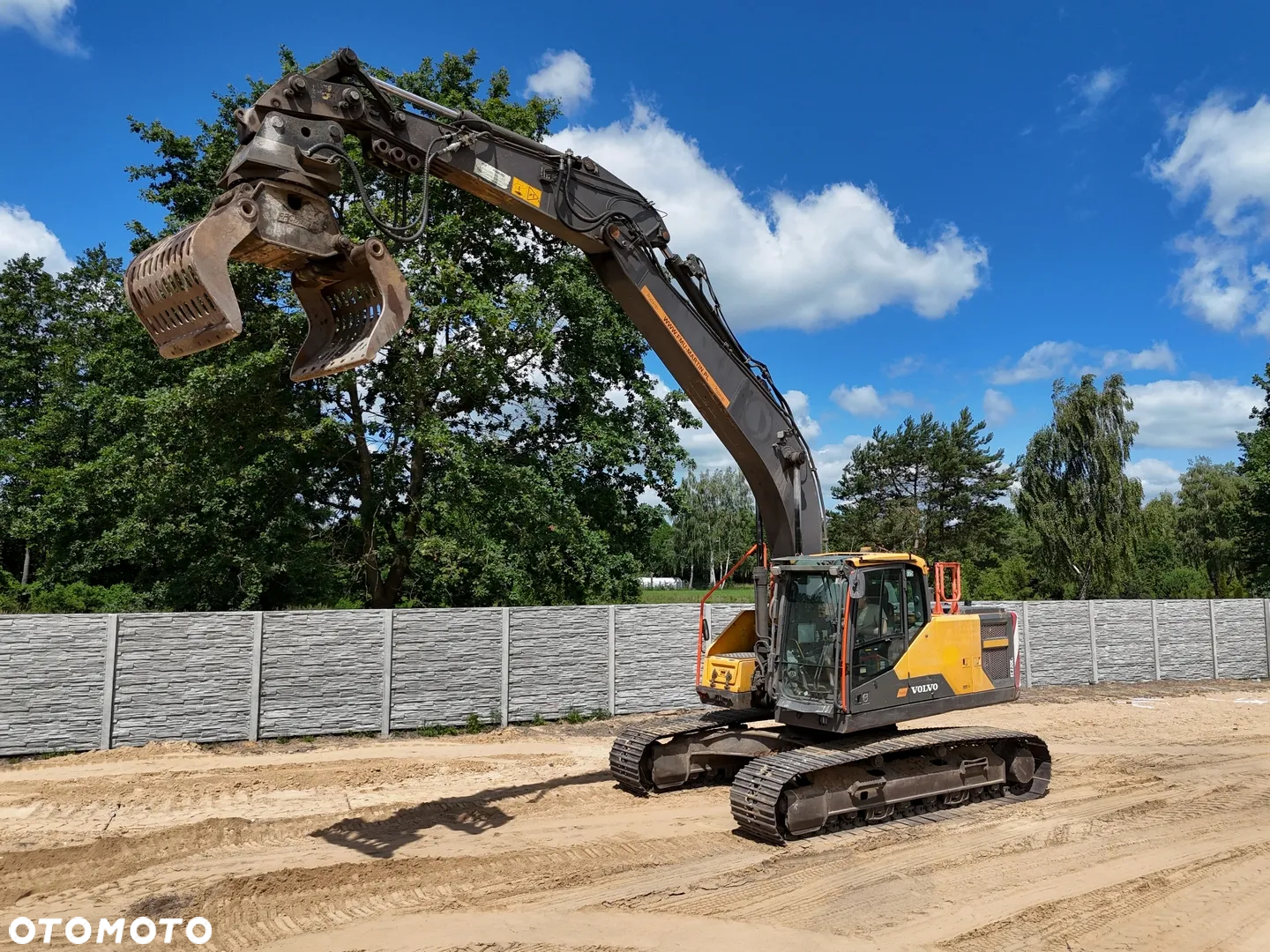 Volvo EC220 DL - 27