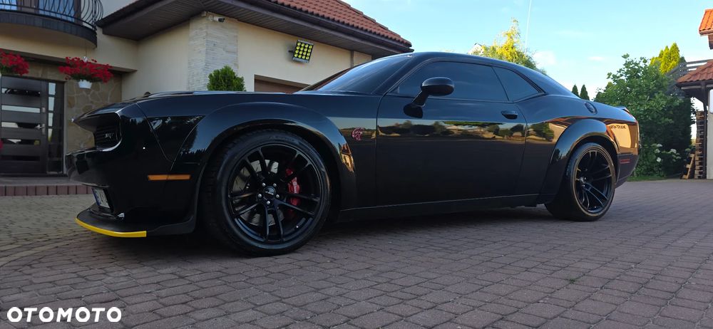 Dodge Challenger - 33