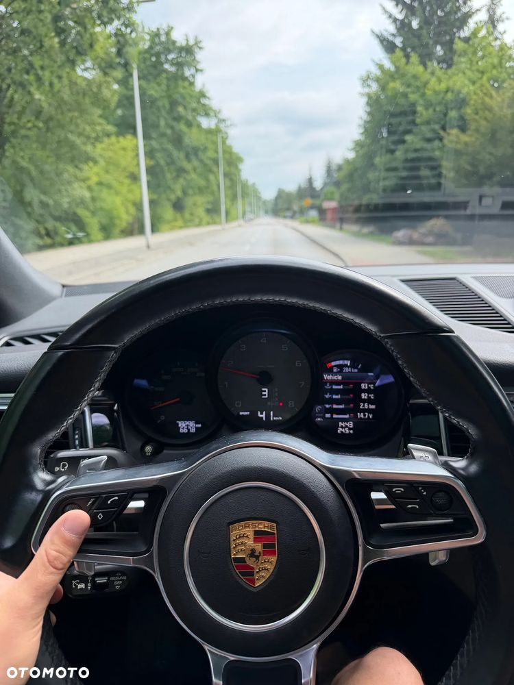 Porsche Macan - 16