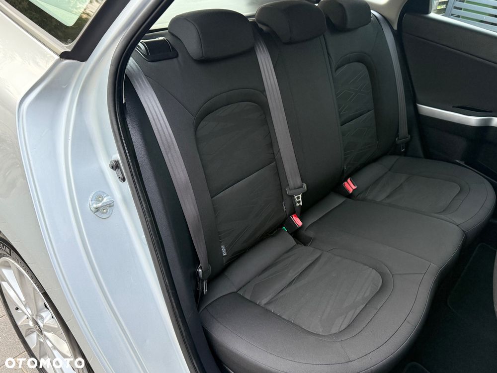 Kia Ceed 1.6 GDI ISG Vision - 19