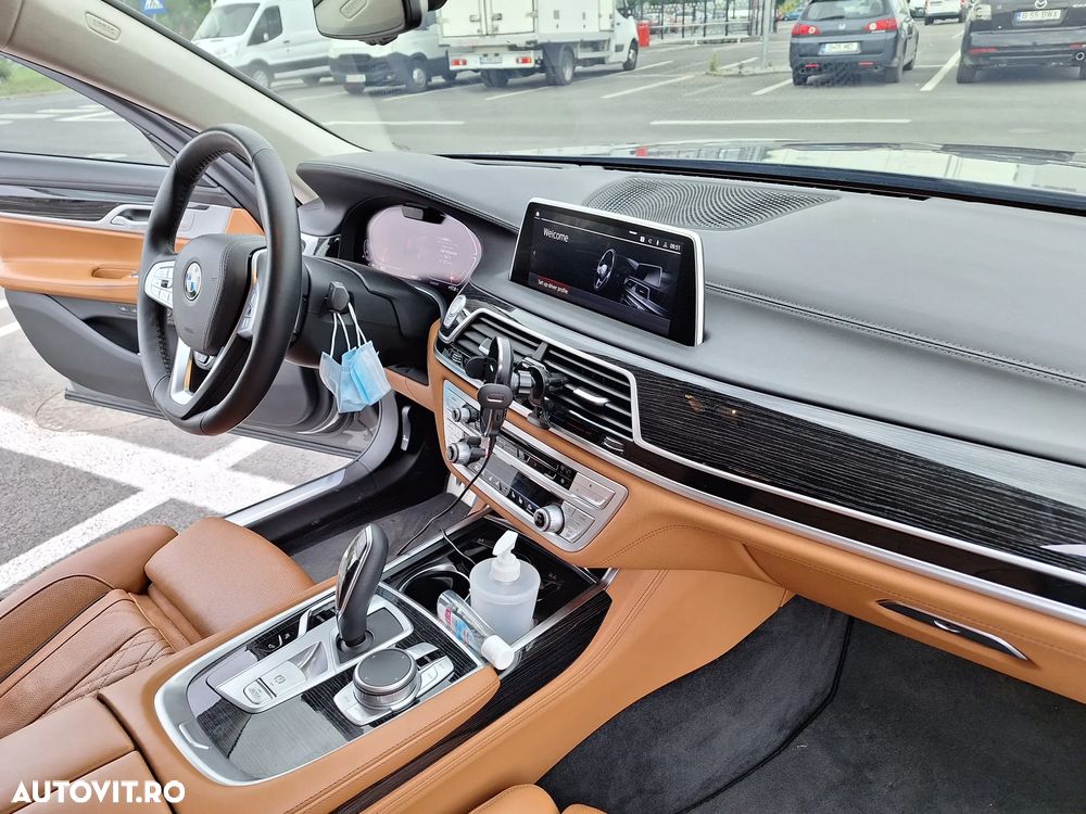 BMW Seria 7 750i xDrive - 23