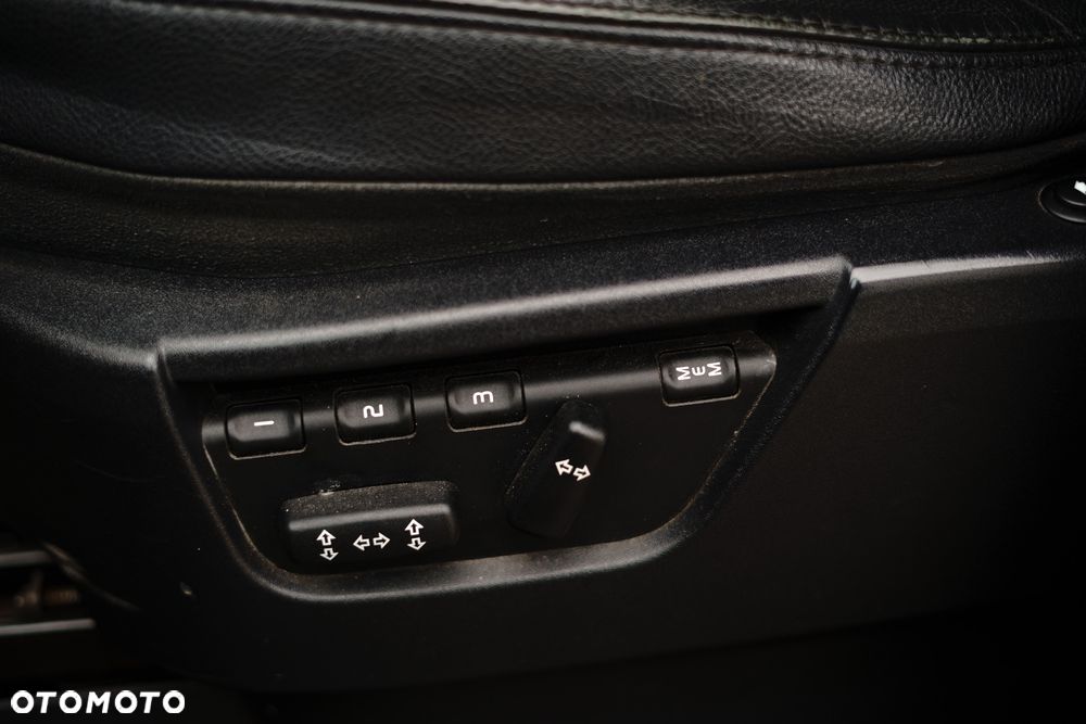 Land Rover Discovery 2.7D V6 HSE - 17