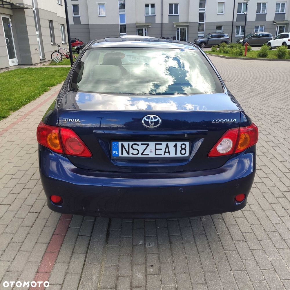 Toyota Corolla - 4