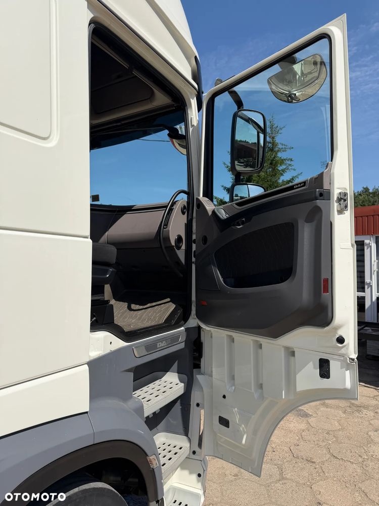 DAF XF 106 480 / MEGA LOW DECK / 709 TYS. KM PRZEBIEGU / NOWY TACHOGRAF / NAJWYŻSZA KABINA SUPER SPACE CAB / LODÓWKA / 2018 ROK !! - 33