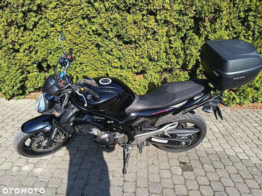 Suzuki Gladius - 2