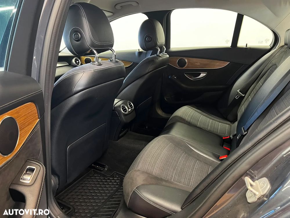 Mercedes-Benz C - 9