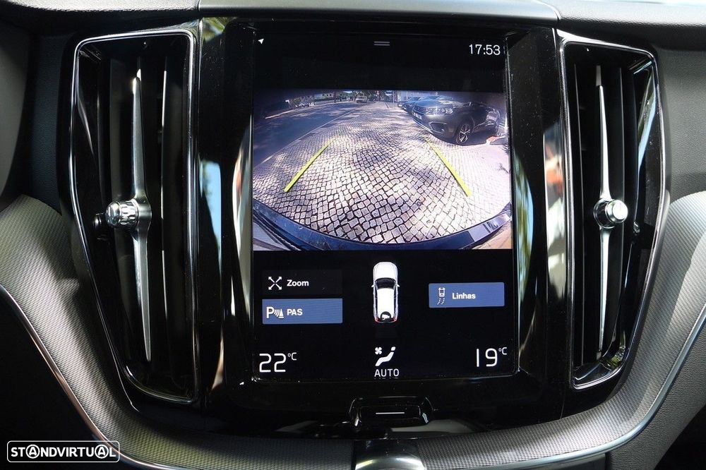 Volvo XC 60 2.0 T8 PHEV R-Design AWD - 34