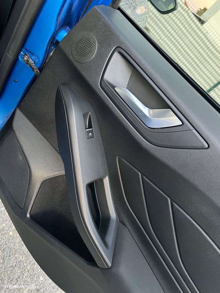 Ford Focus 1.0 EcoBoost Hybrid ST-LINE X - 23