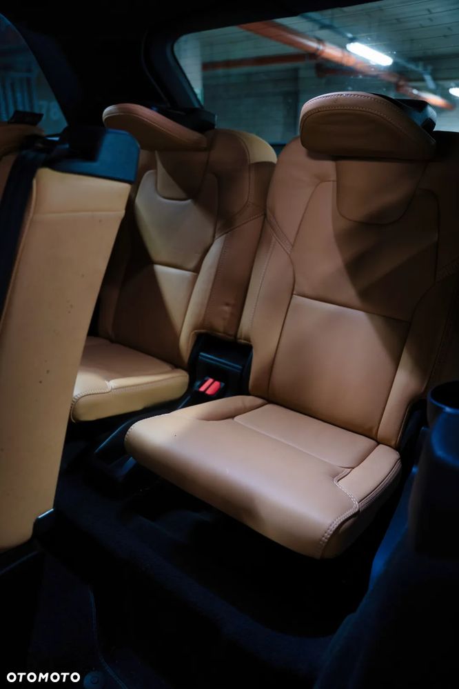 Volvo XC 90 B5 D AWD Plus Dark 7os - 22