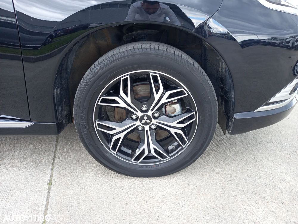 Mitsubishi Outlander 2.4 4WD - 19