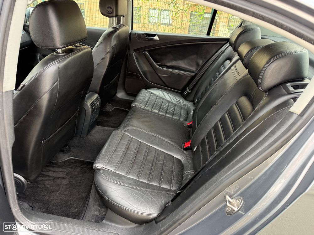 VW Passat 2.0 TDI Highline - 9