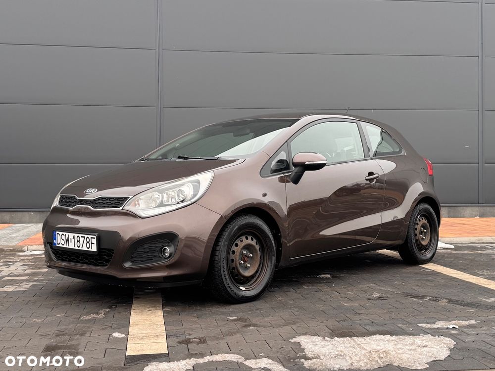 Kia Rio 1.4 L - 5