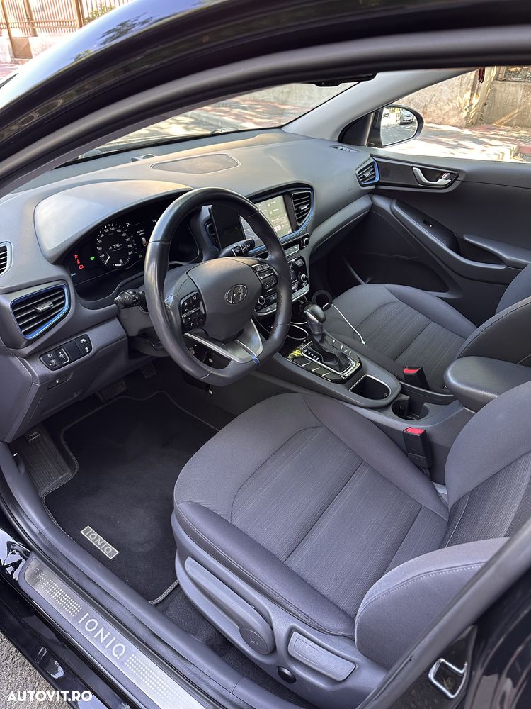 Hyundai IONIQ - 12